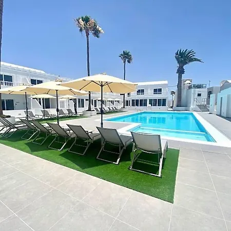 Airconditioned 2bed Poolside 아파트 *