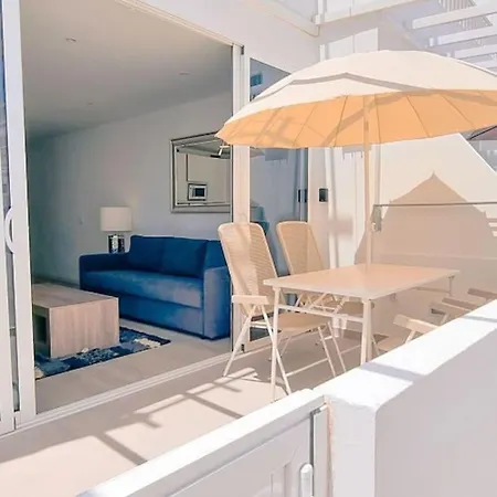 Airconditioned 2bed Poolside Апартаменти