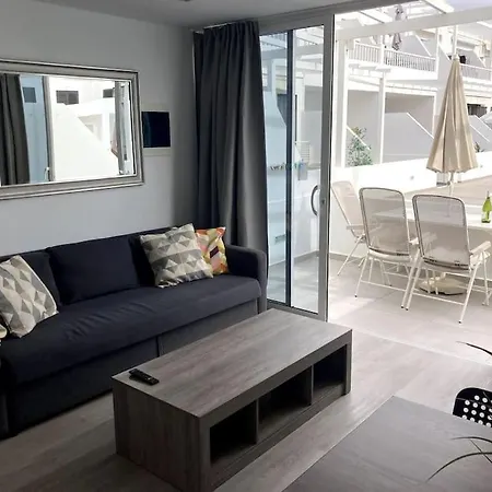 Airconditioned 2bed Poolside 아파트 *