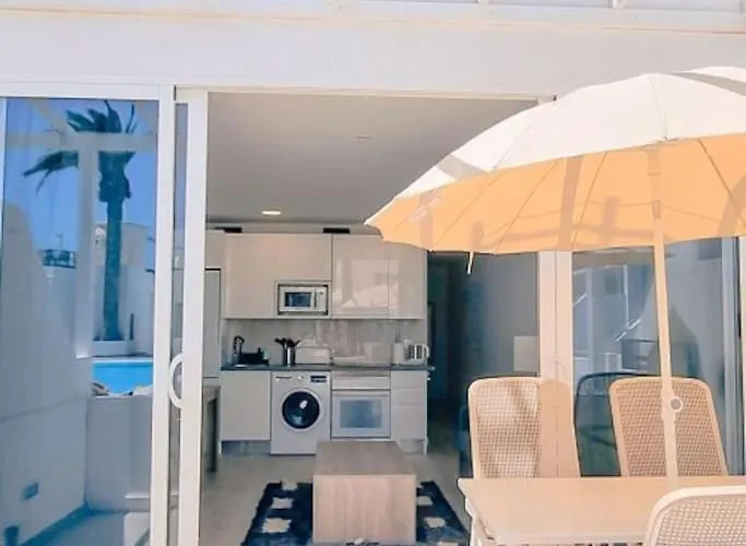 Airconditioned 2bed Poolside * Puerto del Carmen (Lanzarote)