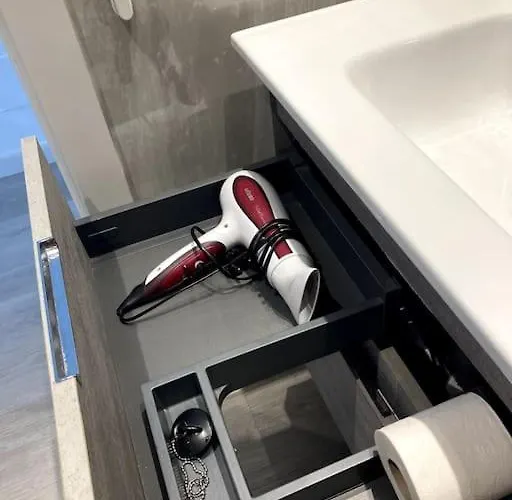 Airconditioned 2bed Poolside Apartament *