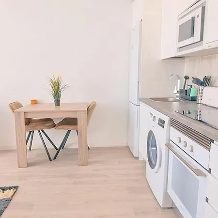 Airconditioned 2bed Poolside Διαμέρισμα