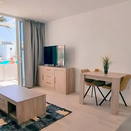 Διαμέρισμα Airconditioned 2bed Poolside *