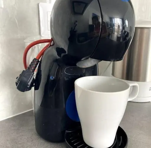 Airconditioned 2bed Poolside Appartement